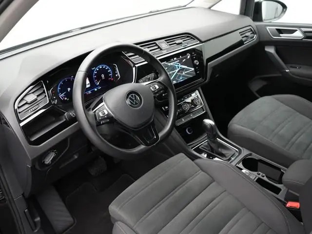 Volkswagen Touran 7-zits 1.5 TSI Highline Business R / R-Line | Stoel- /achterbankverwarming | Adapt...