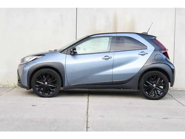Toyota Aygo X 1.0 VVT-i MT Premium / CAMERA / ADAPT CRUISE / 18"LM VELGEN / FABRIEKSGARANTIE