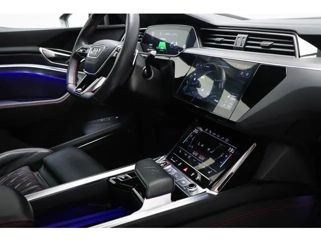 Audi SQ8 Sportback e-tron S quattro SQ8 115 kWh | Panoramadak | Bang en Olufsen | Luchtvering | Trek...