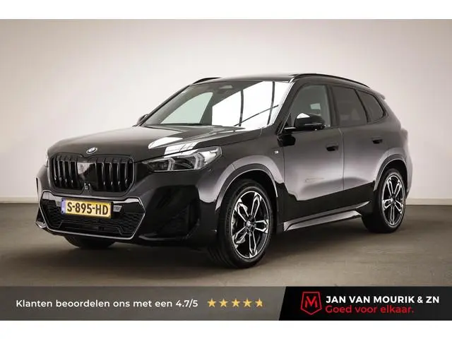BMW X1 sDrive18i M-Sport | PANORAMADAK | HEAD UP | MASSAGE | TREKHAAK | 19"