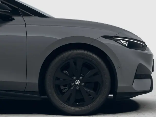 Volkswagen ID.7 Limited Edition 59 kWh accu, 204 PK · Achteruitrijcamera · Draadloze telefoonlader ·...