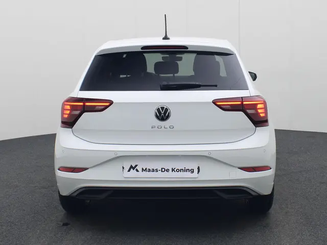 Volkswagen Polo Life Edition 1.0 TSI 95 pk 5 versn. Hand · Achteruitrijcamera ·