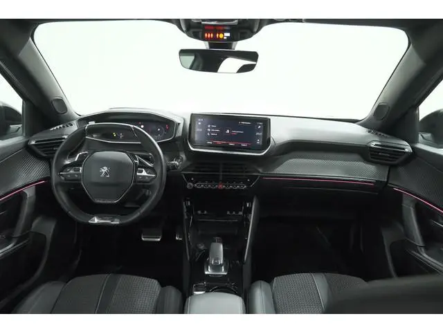 Peugeot 2008 PureTech 130 EAT8 GT-Line | Stoelverwarming | Camera | Dodehoekdetectie | Navigatie
