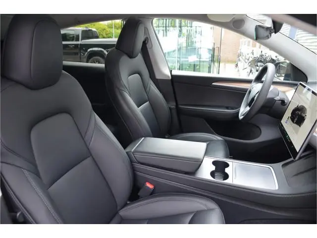 Tesla Model Y Long Range AWD 75 kWh Trekhaak (1.600kg), AutoPilot3.0 Ryzen