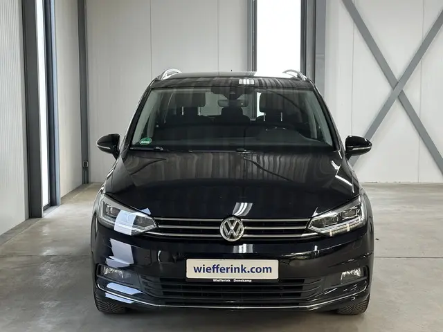 Volkswagen Touran 1.4 TSI Highline 7p 150 pk DSG | LED | Navi | Trekhaak |