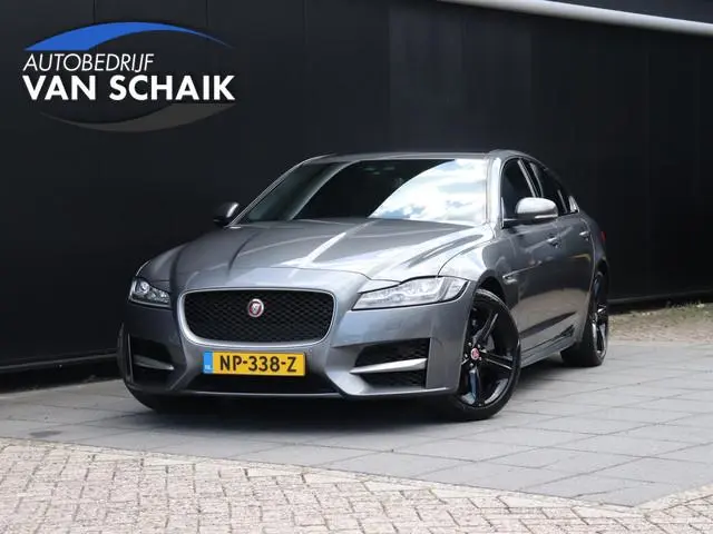Jaguar XF 2.0d Portfolio | LEDER | PANO-DAK | MERIDIAN | STOEL/STUURVERW. | CRUISE | CAMERA | VIRTUA...