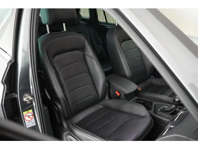 Volkswagen Tiguan 1.4 TSI ACT 150pk DSG R-Line Highline Trekhaak Camera Leder Keyless Virtual Cockpi...