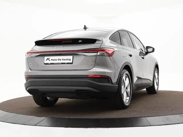 Audi Q4 e-tron 40 Edition 77 kWh 204pk · SOH 96% · Camera · Keyless · Head-Up Display · ACC · Sports...