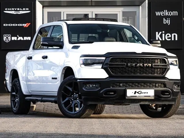 Dodge Ram 1500 5.7 V8 4x4 Crew Cab | LPG | 22"| Groot Navi | Groot Pano | Trekhaak