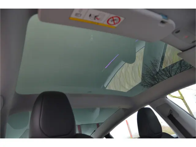 Tesla Model 3 Long Range AWD 78 kWh Highland, Autopilot4.0 (Meerprijs FSD 99,- p/mnd)