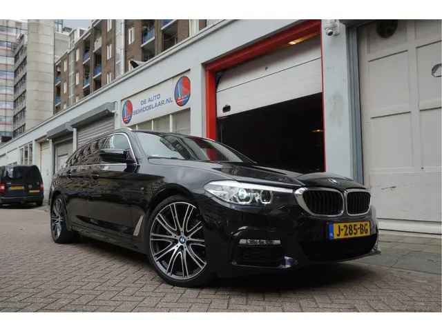 BMW 5-serie Touring 520i High Executive M-SPORT | 20inch | Electrische sportzetels | Volledig onderh...