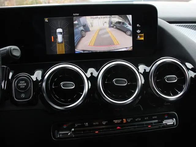 Mercedes-Benz GLA-klasse 200 AMG Line Automaat Stoelverwarming Navigatie Climate Control Camera Elek...