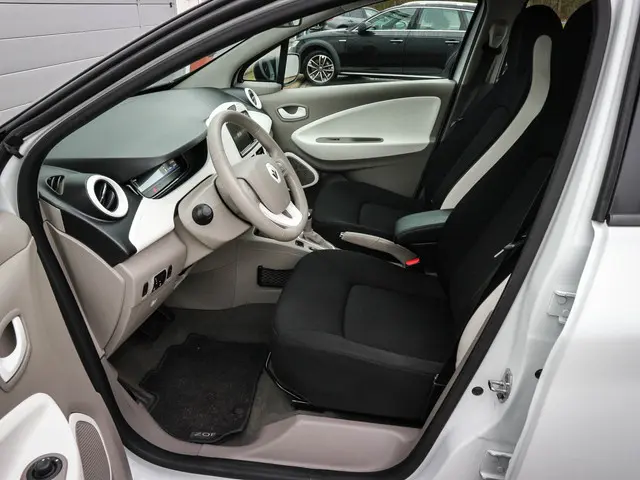 Renault ZOE R90 Life 41 kWh | Clima | Cruise | Navi | Pdc  | Koop accu | 3 fase lader