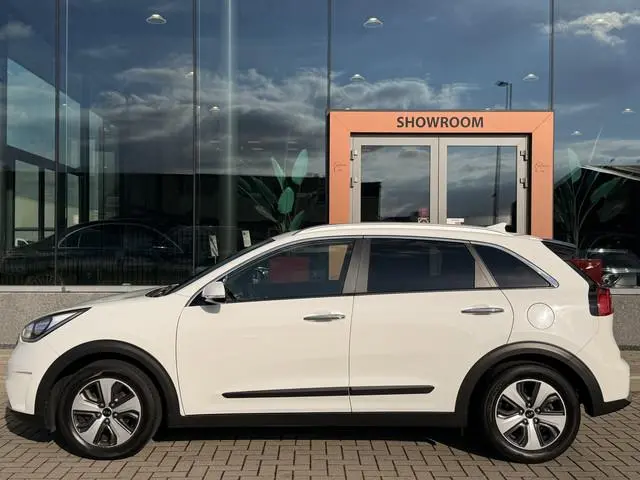Kia Niro 1.6 GDi Hybrid ComfortLine | ACC | Stoel/Stuurverwarming | Achteruitrijcamera | Afn. Trekha...