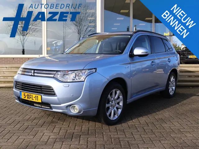 Mitsubishi Outlander 2.0 PHEV INSTYLE+ ADAPTIEVE CRUISE | TREKHAAK | SCHUIFDAK | CAMERA | LEDER | ST...
