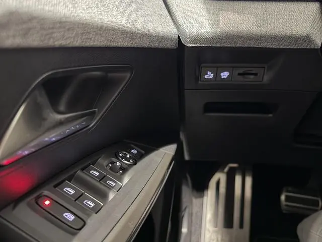 Peugeot e-3008