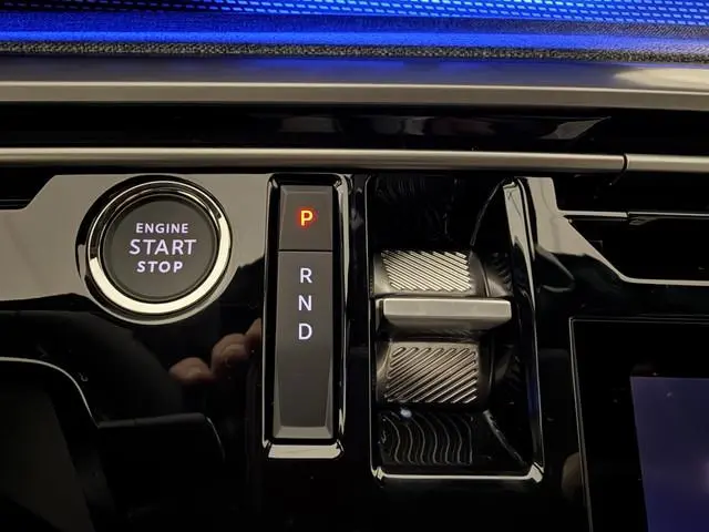 Peugeot e-3008