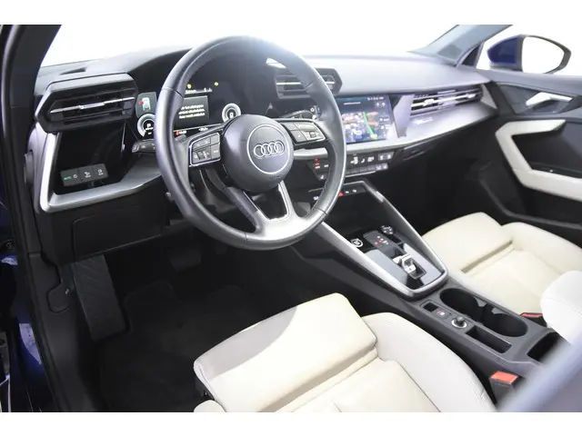 Audi A3 Sportback 40 TFSI e Advanced Sportback *Leer*Navigatie*Stoelverwarming*