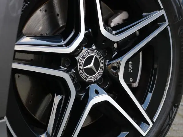 Mercedes-Benz A-Klasse 250 e Business Solution AMG Limited