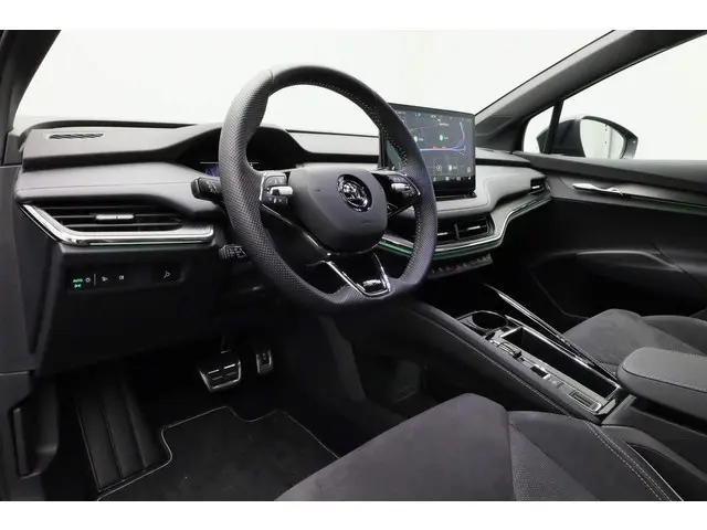 Škoda Enyaq 80 Sportline Business 204 pk | Matrix LED | Stuur-/stoelverwarming | Achteruitrijcamera...