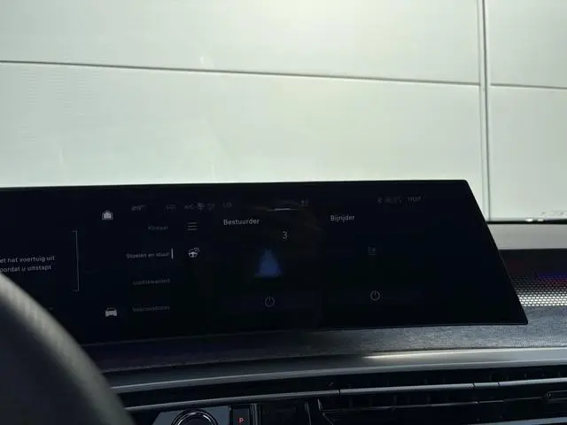 Peugeot e-3008