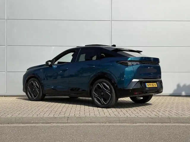 Peugeot e-3008