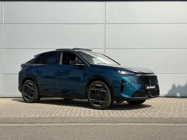 Peugeot e-3008