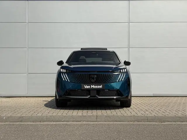 Peugeot e-3008