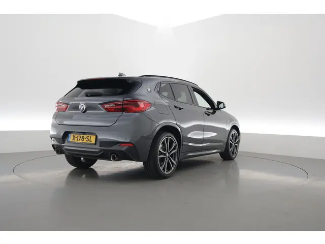 BMW X2 xDrive20i M Sport | HUD | Navi + Apple CarPlay | Camera | Stoelverw. | 19'' | Park Assist | Elek. Achterklep
