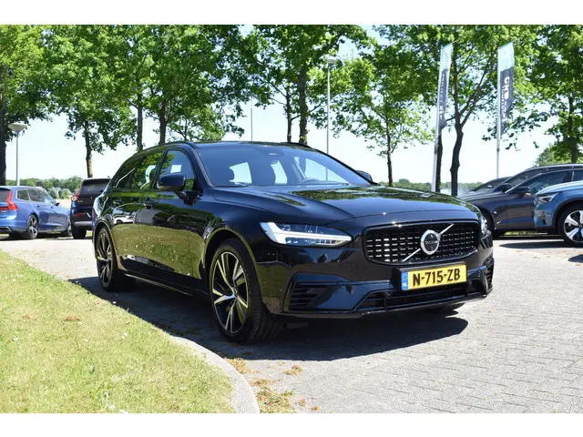Volvo V90 T8 390PK AWD Inscription Exclusive | Trekhaak | Luchtvering | H&K | ACC | Panodak