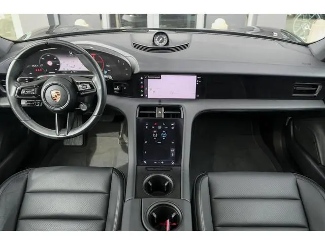 Porsche Taycan Sport Turismo 476pk Performance Plus 93kwh Panoramadak Luchtvering *SOH 89%* Bose War...