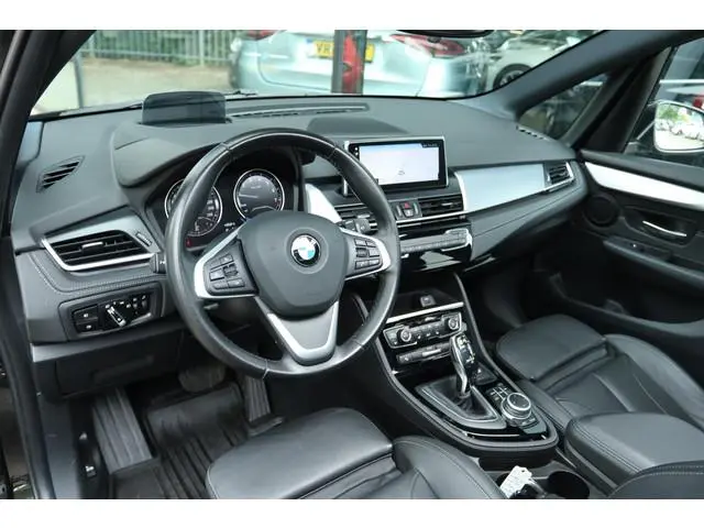 BMW 2-SERIE ACTIVE TOURER 218i HIGH EXECUTIVE ED. AUT. | PANO | HUD | CAMERA | LED | LEDER | NAVI