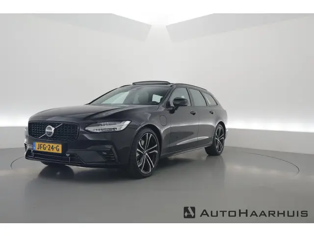 Volvo V90 T8 Recharge Ultra Dark | Luchtvering | Pano | HUD | Elek. Trekhaak | Harman Kardon | Memor...