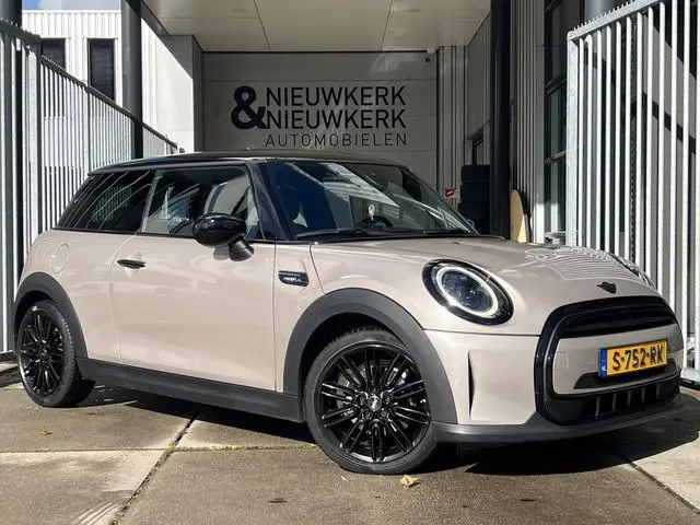 MINI 3-Deurs 1.5 Cooper Camden Go Edition | AUTOMAAT | LEDER | CAMERA | CARPLAY | NAVI | CRUISE CONT...