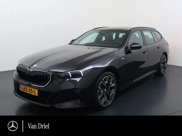 BMW 5-serie Touring 550e xDrive M-pakket | 1ste eigenaar Pano Harman\Kardon