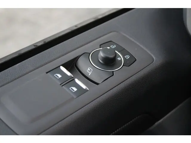 Ford E-Transit Custom