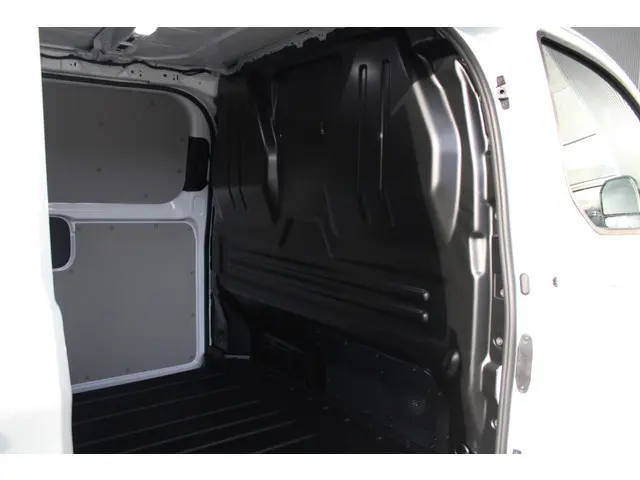 Ford E-Transit Custom