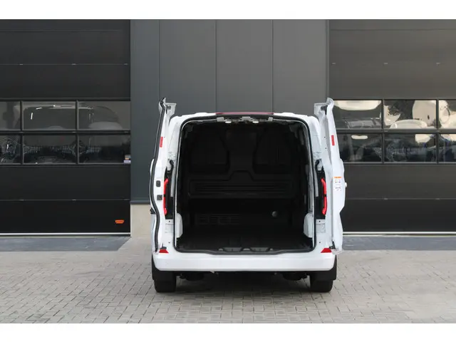 Ford E-Transit Custom