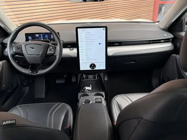 Ford Mustang Mach-E RWD 75 kWh 360* Camera / Navi / Carplay / Clima / Leer / Adapt. Cruise