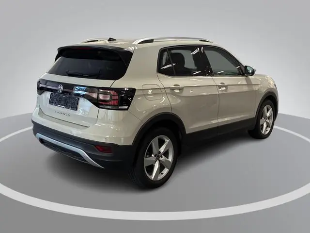 Volkswagen T-Cross 1.5 TSI 150pk DSG Style · Apple/Android Car Play · Camera · Stoelverwarming · LED...