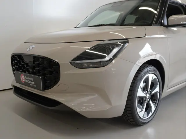 Suzuki Swift 1.2 Style Smart Hybrid | Nieuw model | Blind Spot | Keyless | Stoelverwarming | Camera | Rijklaarprijs