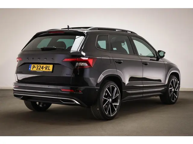 Skoda Karoq 2.0 TSI 4x4 Sportline Business | PANORAMADAK | DAB | APPLE | CAMERA | TREKHAAK | 1900kg...