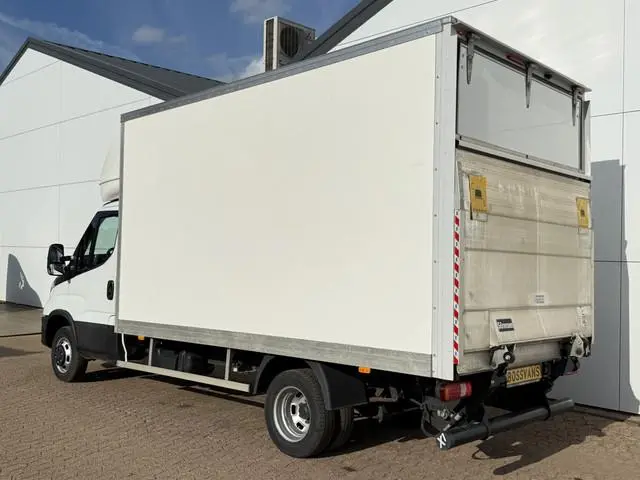 Iveco Daily 35C16 3.0 160PK Bakwagen Laadklep Zijdeur Camera Climate Control Bluetooth Luchtgeveerde...