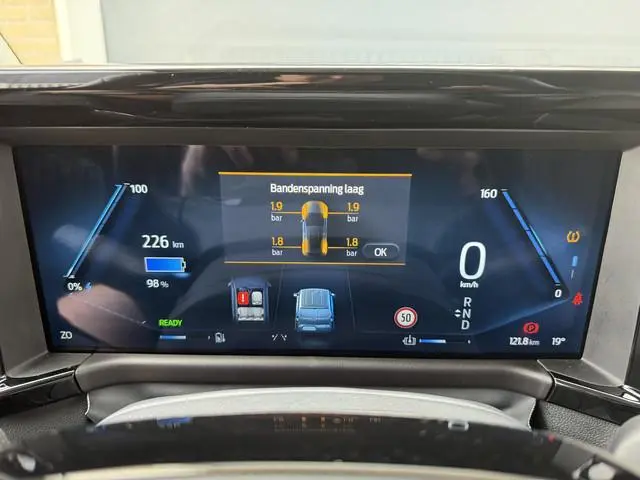 Ford E-Transit Cour. Limited 44 kWh Direct rijden/CarPlay/Sortimo inbouw/stoelverwarming
