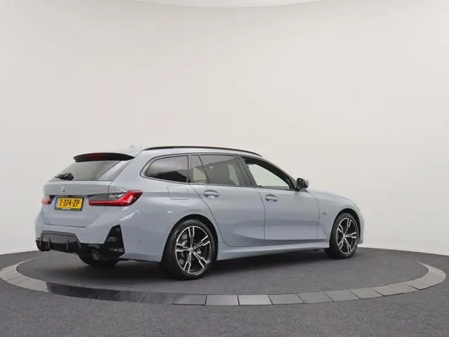 Bmw 3-serie Touring 330e M SPORT + Innovation | Elek. Trekhaak | ACC | HUD