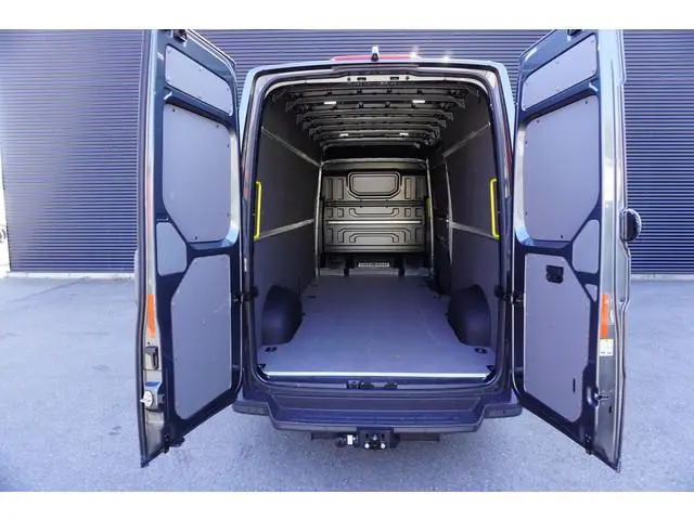 Volkswagen Crafter 180pk L4H3/L3H2 LED Apple Carplay Camera Parkeersensoren Navigatie Trekhaak Stoel...