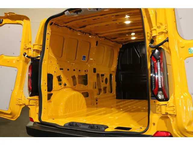 Ford E-Transit Custom