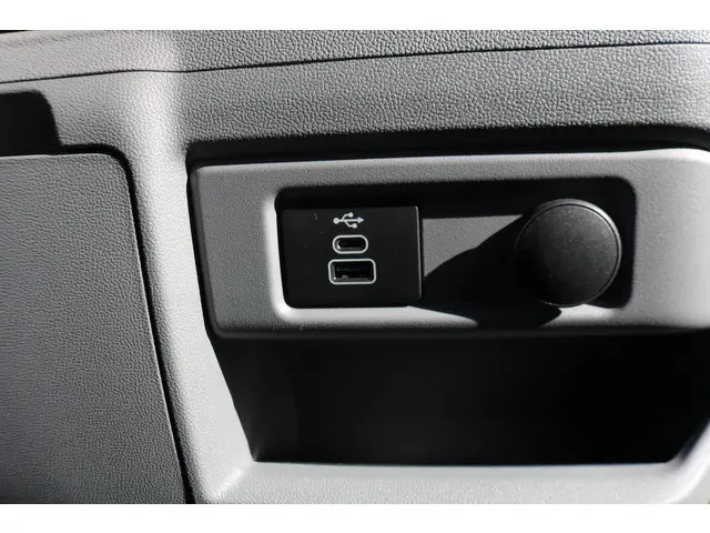 Ford E-Transit Custom