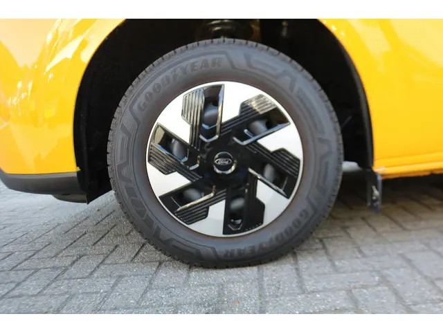 Ford E-Transit Custom