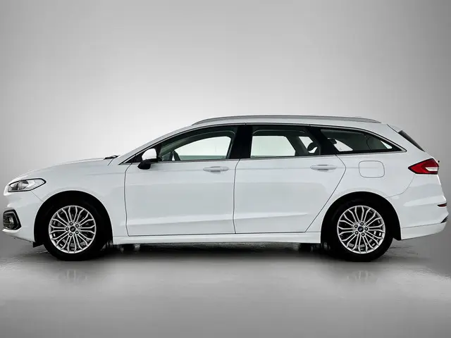 Ford Mondeo Wagon 2.0 Hybrid Titanium Automaat / Pdc.V+A / Navigatie / Radio-multimedia /  Airco-ecc...